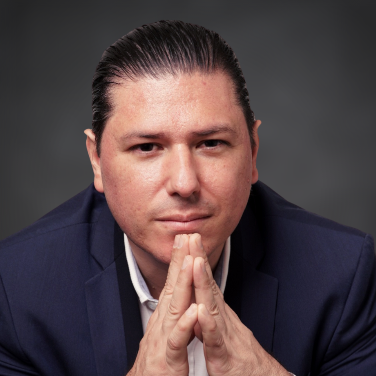 Portrait of Roberto J Bendana